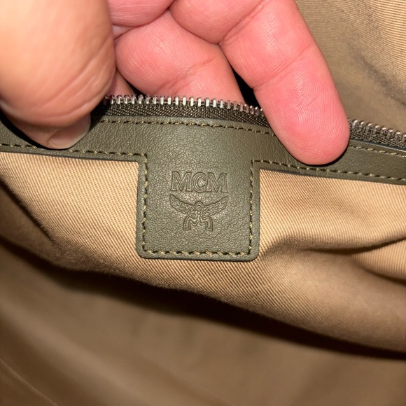 MCM Portuna “Sea Turtle” Medium Leather tote - Picture 3 of 7